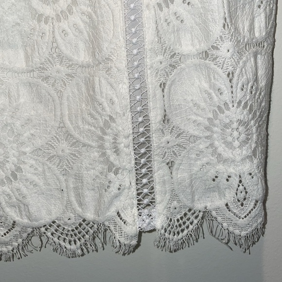 Banana Republic White Lace Tank Top - Picture 2 of 5